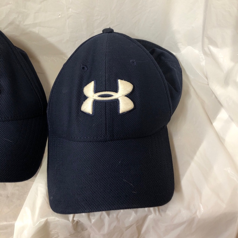 Under Armour Men’s ' Navy Caps. Set of 3 - Picture 7 of 8